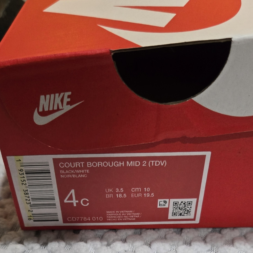 Nike Kids Blue and Black Sneakers - Picture 5 of 5